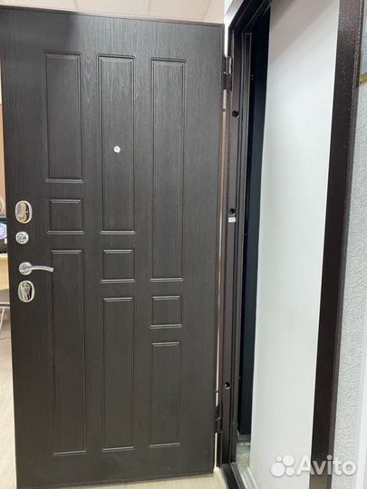 Дверь металлическая входная