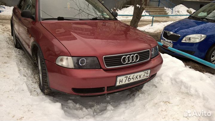 Стекла фар Audi a4 b5 дорест гладкие, пара