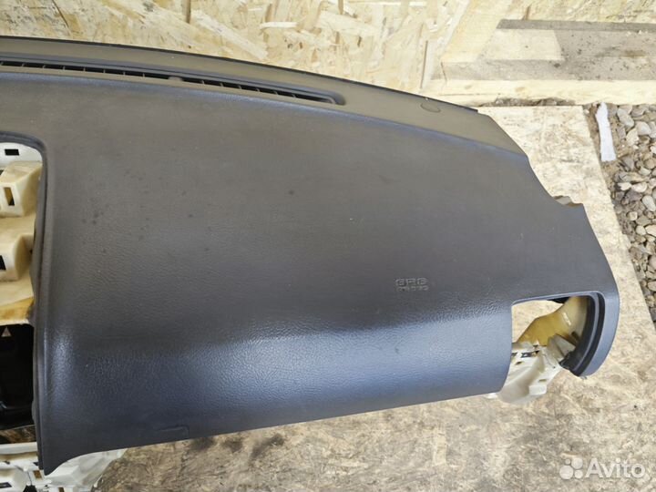 Торпедо с подушкой Kia Sorento 1