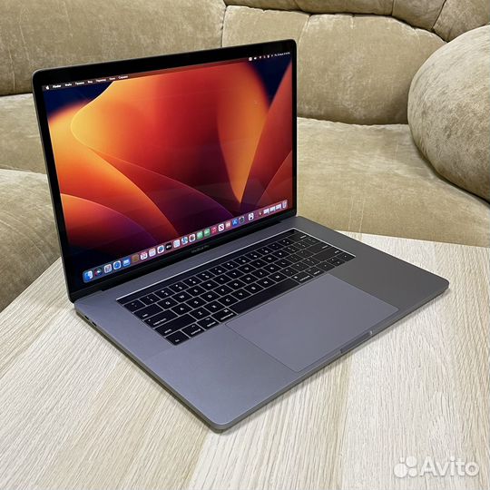 MacBook Pro 15 2017 i7/16/256 (62 цикла)