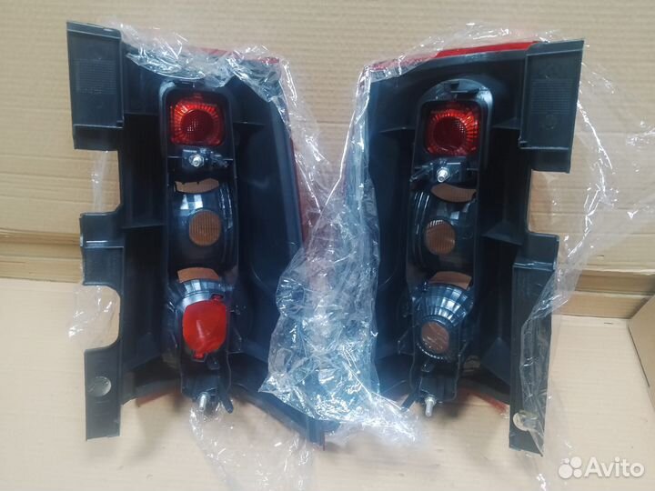 Задний левый правый фонарь LADA Largus Новые
