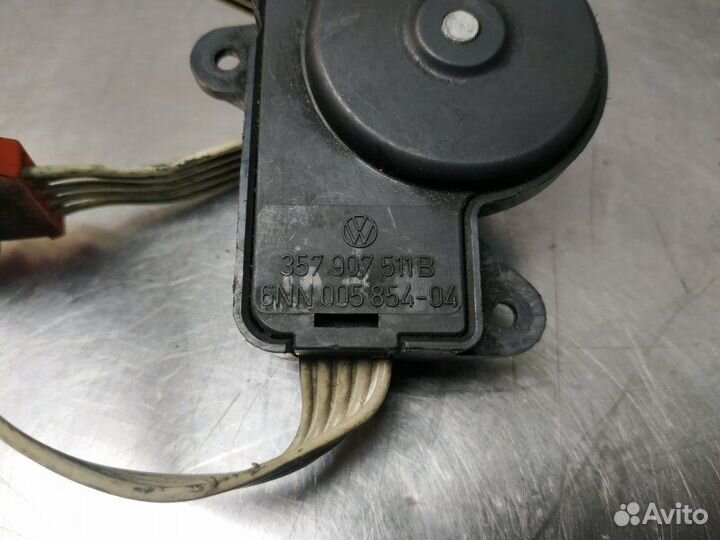 Моторчик заслонки печки Volkswagen Passat 2 B3 AAA