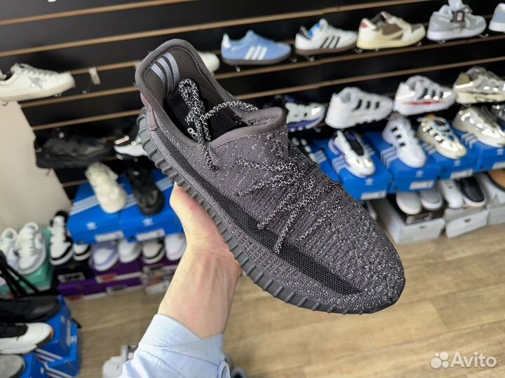 Adidas yeezy boost 350 v2 black reflective