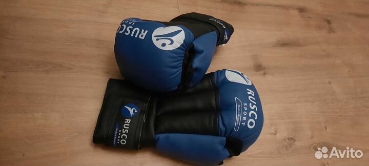 Боксерские перчатки