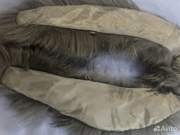 Ворот из черного песца