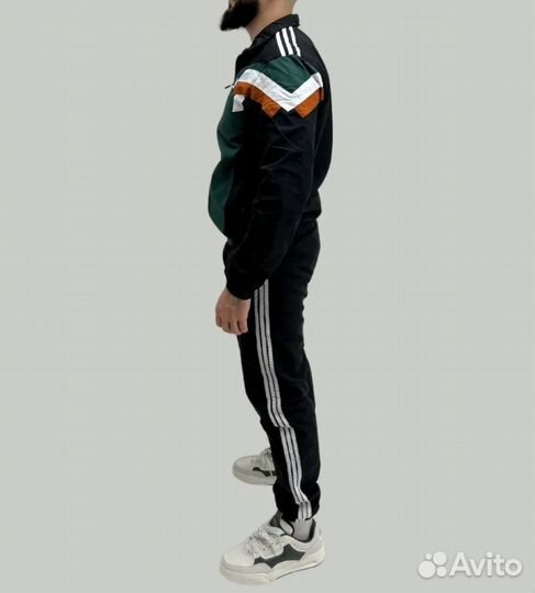 Спортивный костюм adidas