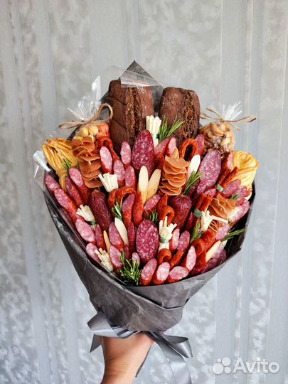 Съедобный мужской колбасный букет