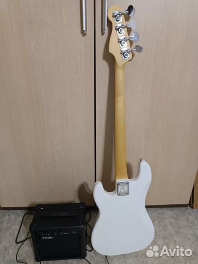 Новая бас гитара с комбиком