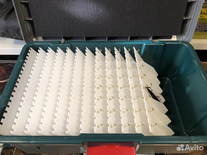 Рыболовный ящик для воблеров со слайдерами