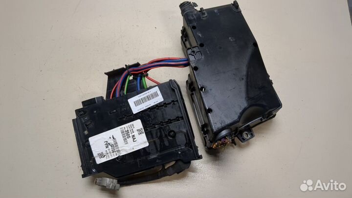 Блок предохранителей Ford Escape 2015, 2017