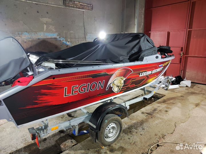 Обклейка лодок и катеров