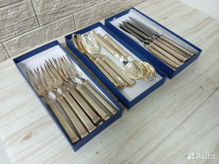Наборы ложек, вилок и ножей