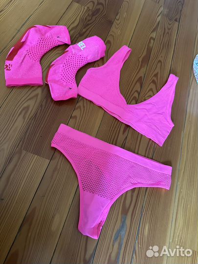 Спортивный комплект для фитнеса