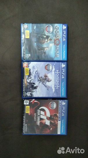 Ps4 slim 1tb памяти + 2 джостика +3 игры