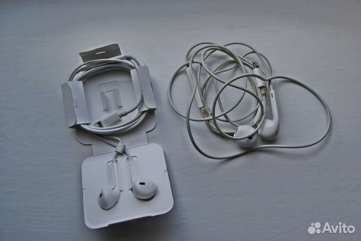 Орининал наушники Airpods A1748 lighting