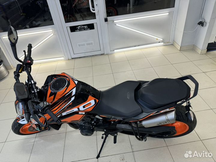 KTM duke 790