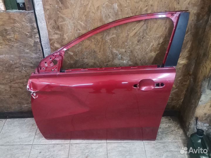 Дверь передняя левая водительская
