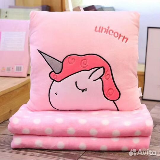 Подушка с пледом внутри