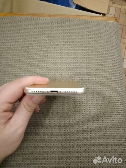 Телефон iPhone 7