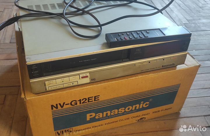 Видеомагнитофон Panasonic NV-G12EE