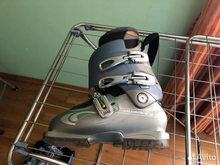 Горнолыжные женские ботинки и лыжи Salomon