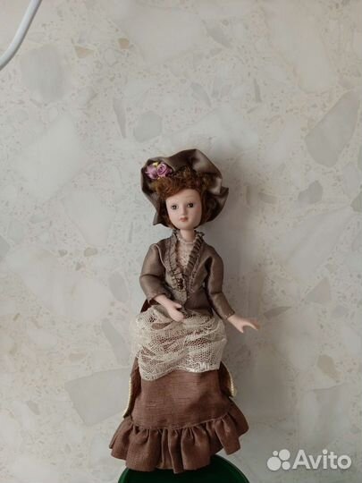 Кукла фарфоровая коллекционная