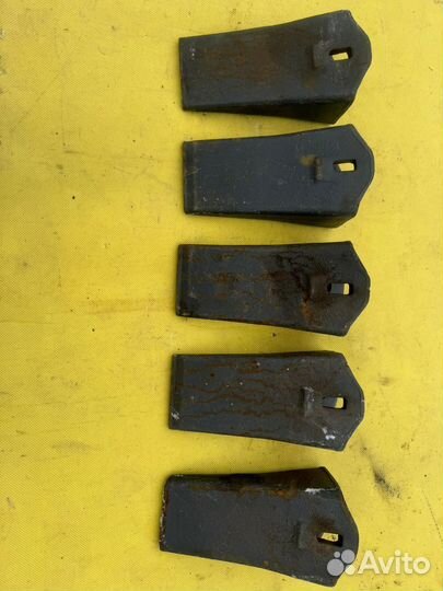 Коронка ковша Hitachi zx 200