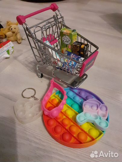 Корзина миниатюра ленты+игрушки