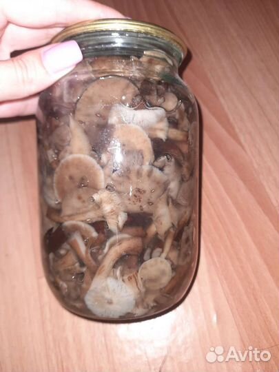 Грибы маринованные