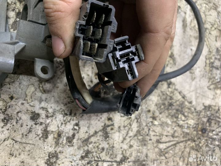 Замок зажигания Mitsubishi RVR