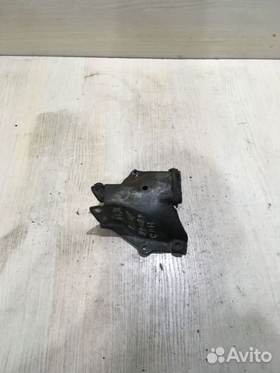 Кронштейн опоры двигателя Ауди а4 Б8 8K0399377AF