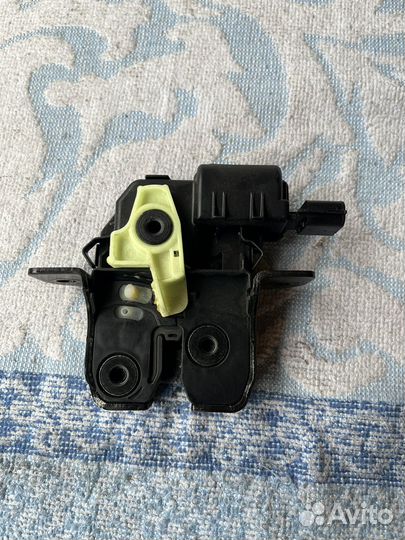 Замок багажника LADA granta fl