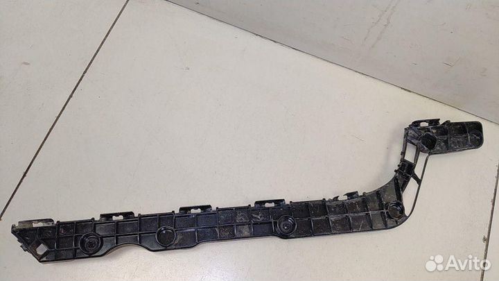 Направляющая заднего бампера левая