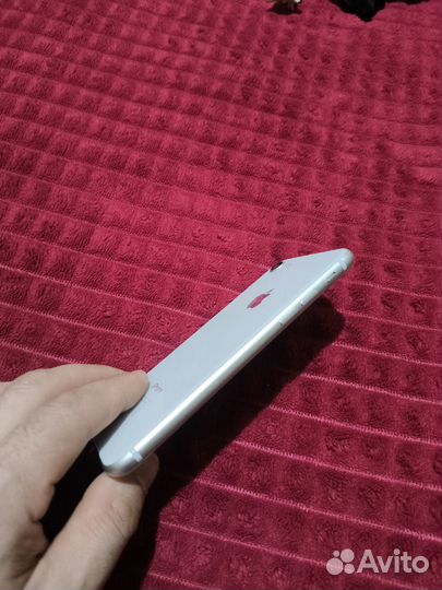 iPhone 8, 64 ГБ