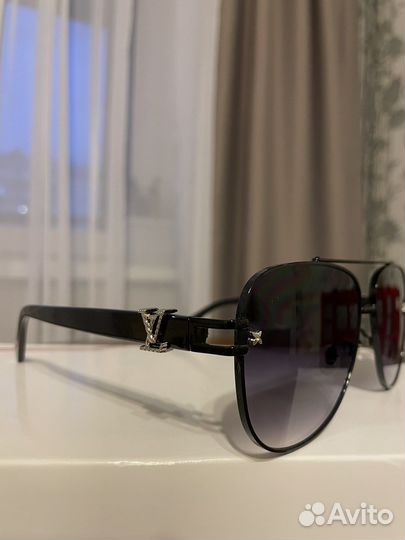 Брендовые солнцезащитные очки