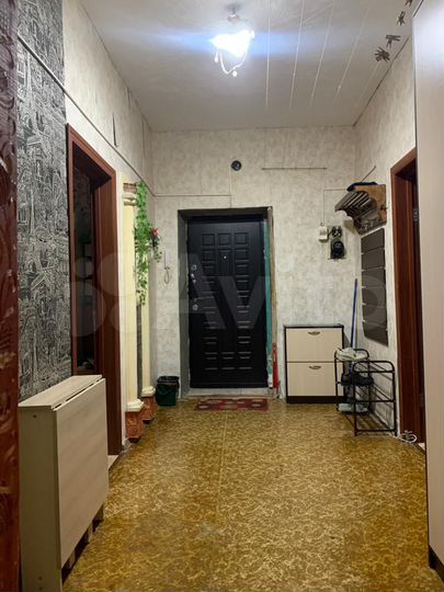 4-к. квартира, 104 м², 1/3 эт.