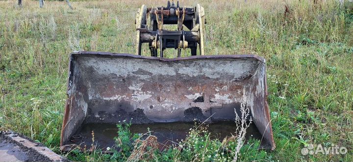Фронтальный погрузчик на т150к