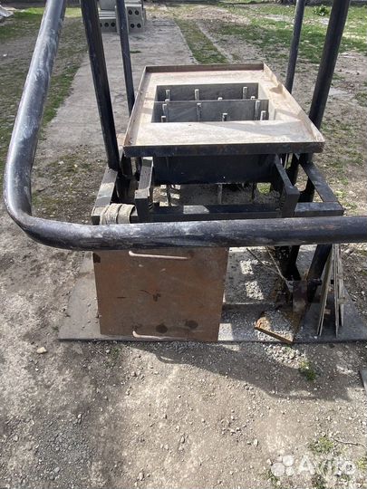 Станок для изготовления блоков