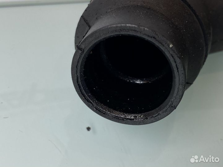 Трубка картерных газов Mercedes W639 Vito Viano