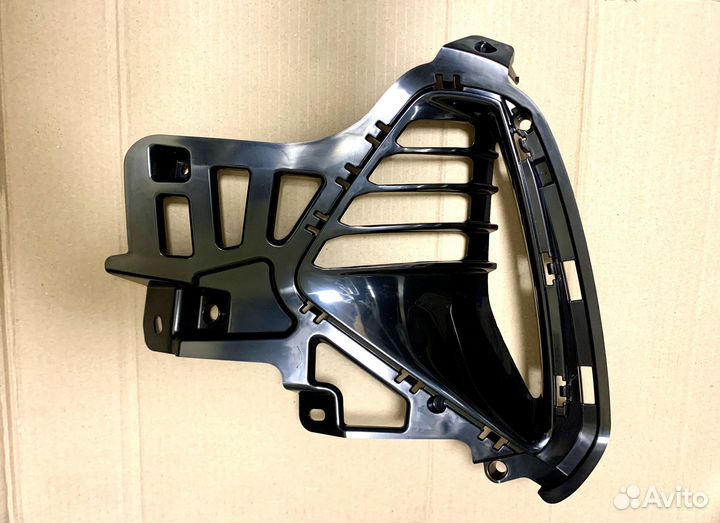 Накладка птф Genesis G70 левая