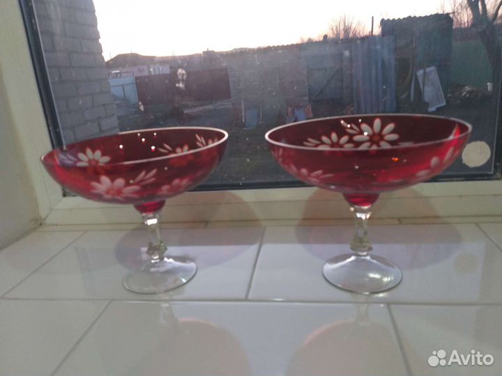 Ваза,фруктовница на ножке красный хрусталь СССР