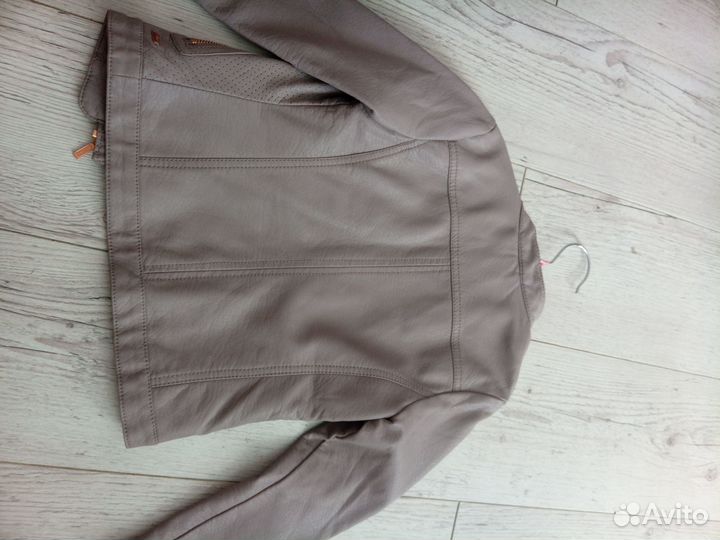 Новая куртка для девочки размер 116