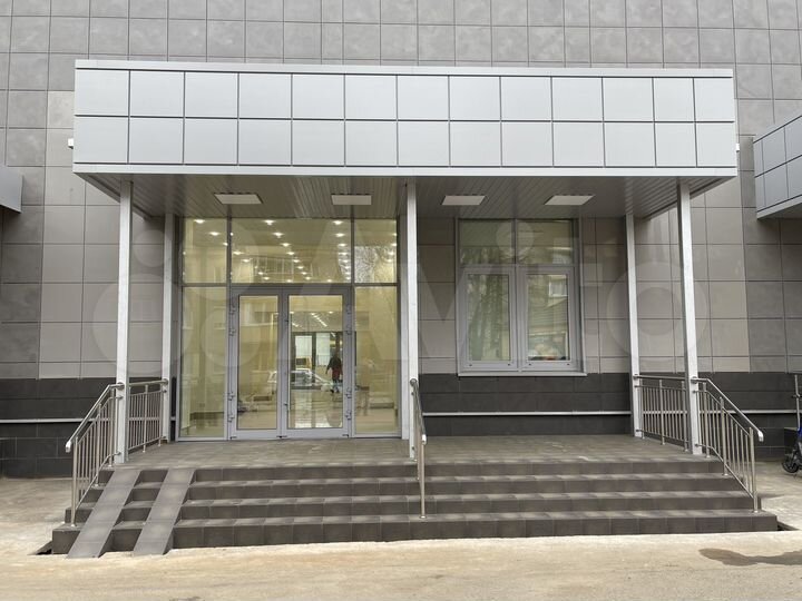 Аренда в центре города, в торговом центре, 93 м²