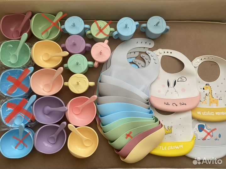Силиконовая посуда, поильники и слюнявчики