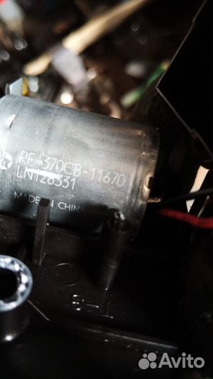 Моторчик заслонки отопителя Suzuki SX4 2006-2013