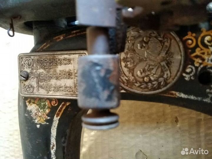 Юбилейная швейная машинка Naumann по заказу Попова