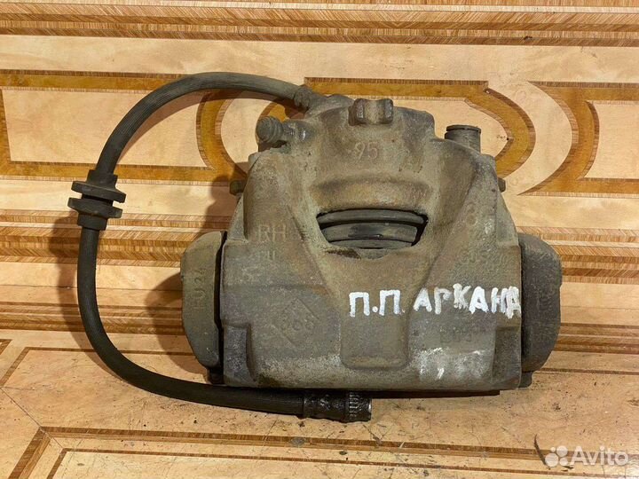 Передний правый суппорт Renault Arkana