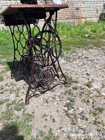 Швейная машинка zinger