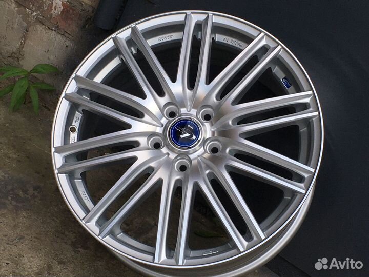 Новы Weds Leonis Navia Япония