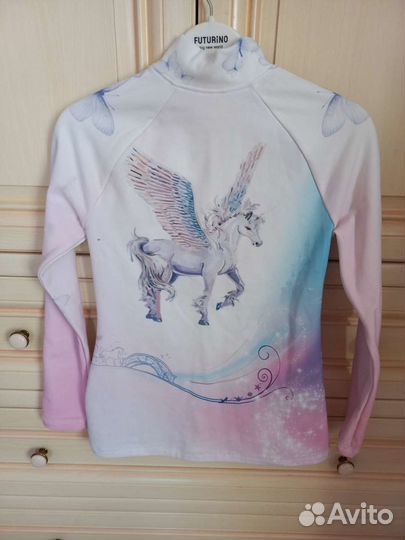 Костюм для занятий фигурному катанием